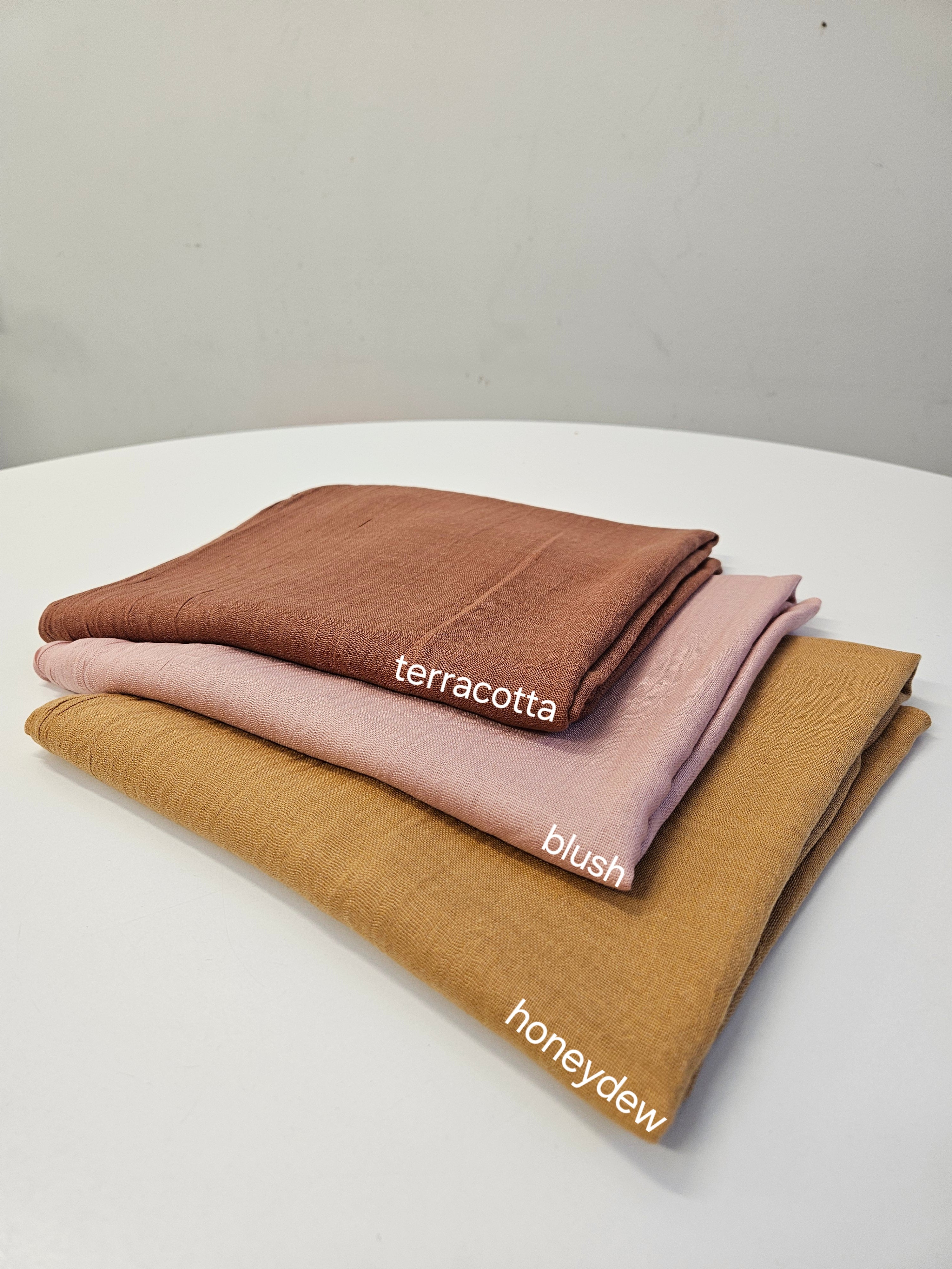 TRENDING MODAL HIJABS