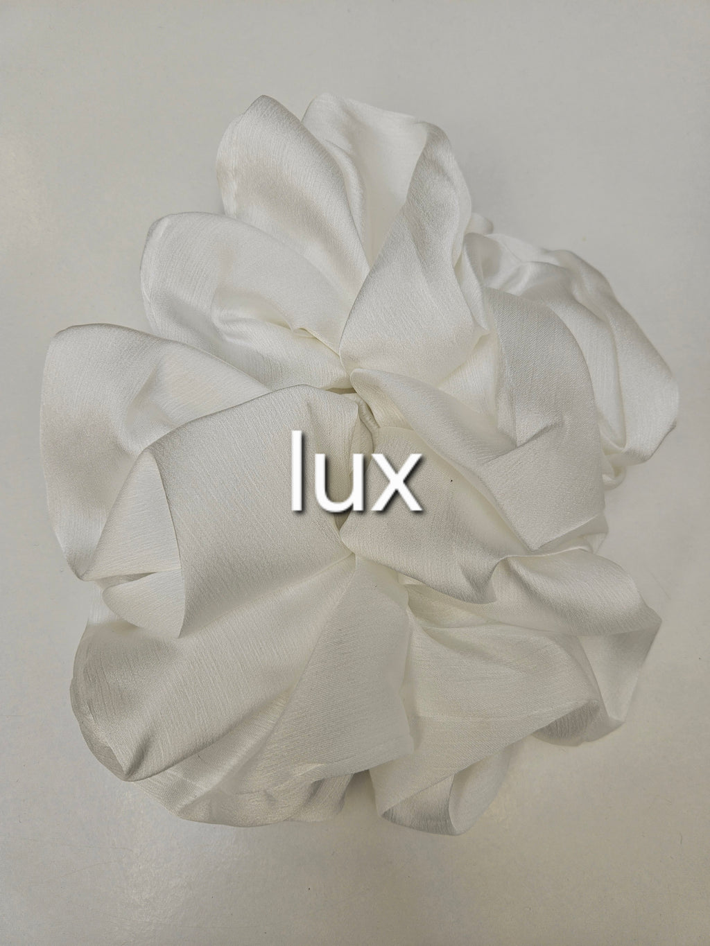 LUXURY HAIR SATIN SCRUNCHIE VOLUMISER